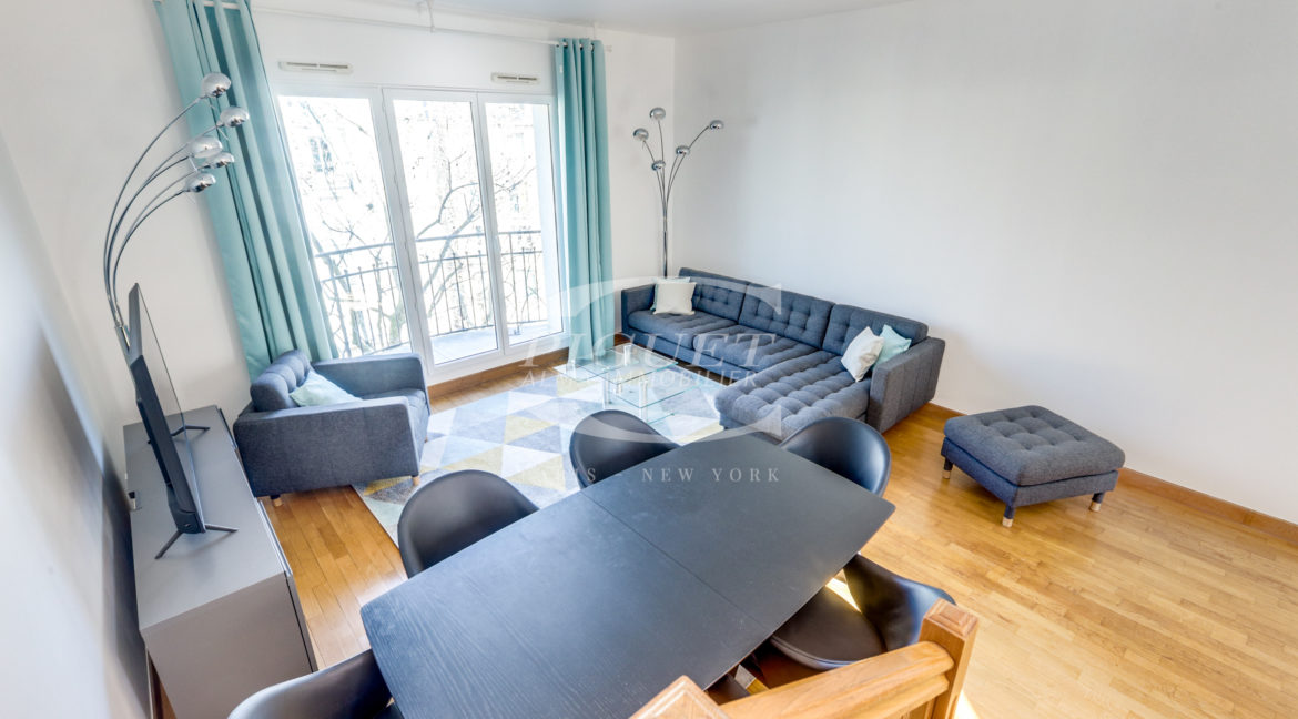 5 bd Saint-Germain - 75007 Paris - LOGO - 17