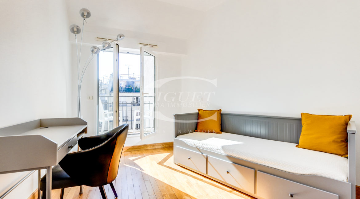 5 bd Saint-Germain - 75007 Paris - LOGO - 8